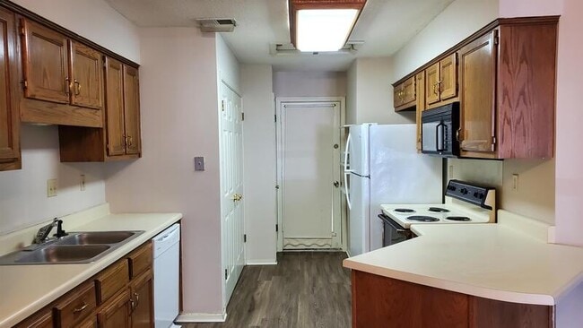 Building Photo - 1502 Beaver Trail Dr