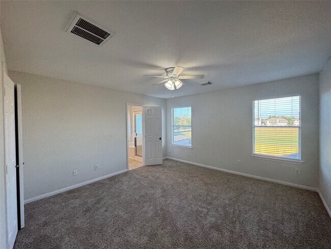 Building Photo - 11811 Madison Kendall Ln