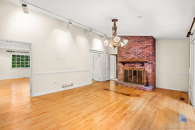 Building Photo - 2180 Cross Hwy