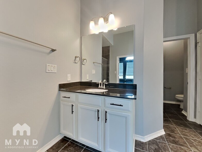 Building Photo - 2849 Kings Retreat Cir