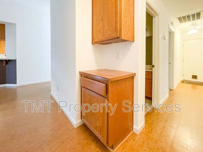 Building Photo - 8166 Morgan Hill Way