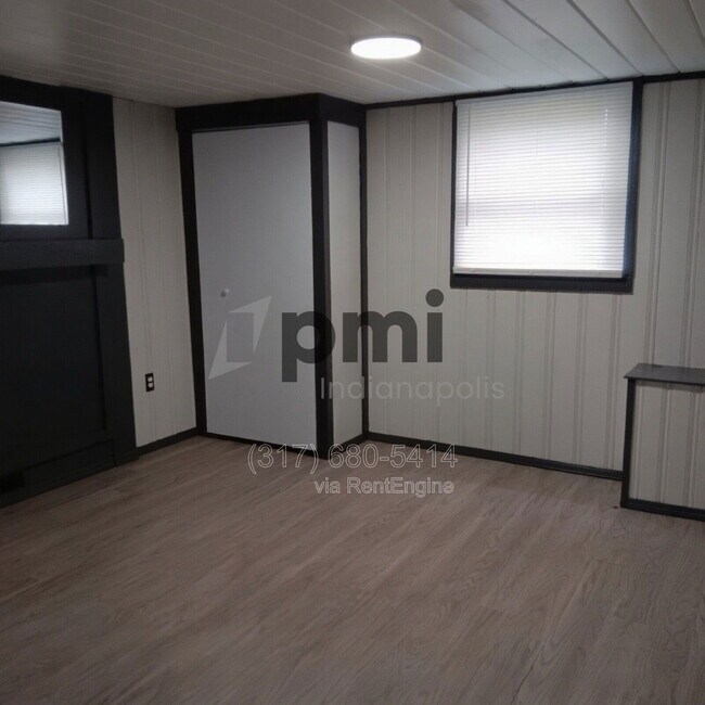 Building Photo - 1619 S Randolph St