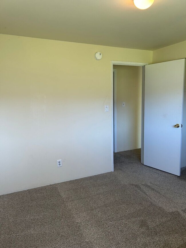 Building Photo - 2883 W Griffin Creek Rd