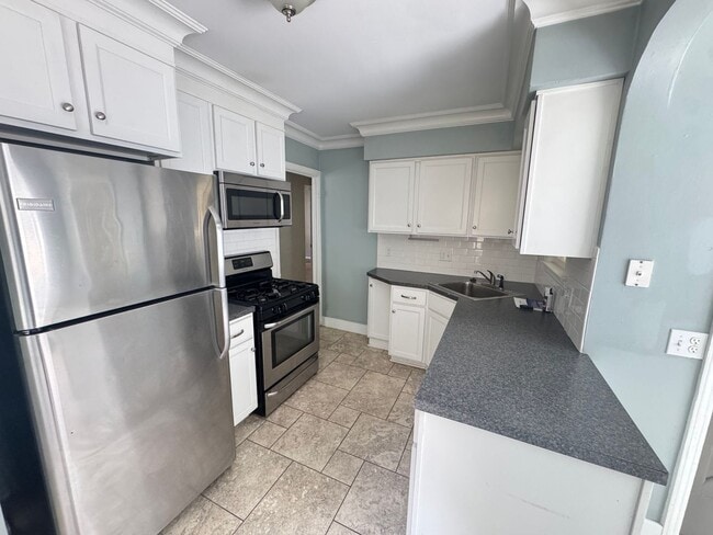 Building Photo - 3 bedroom home in SE Grand Rapids!
