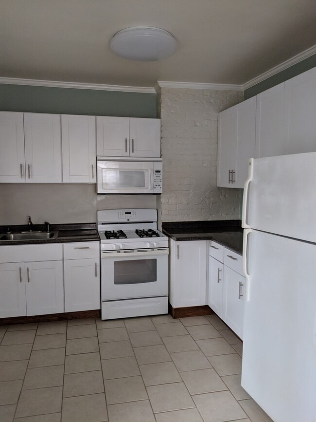 Building Photo - One Bedroom Unit for Rent @ $1575 in charm...