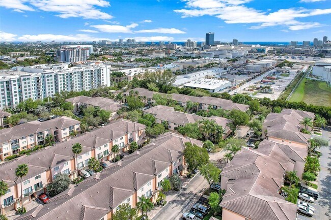 Building Photo - 2107 SE 10th Ave