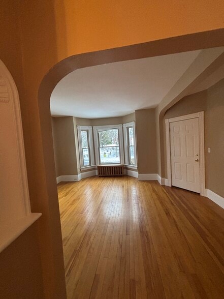 Building Photo - 861 Chestnut St