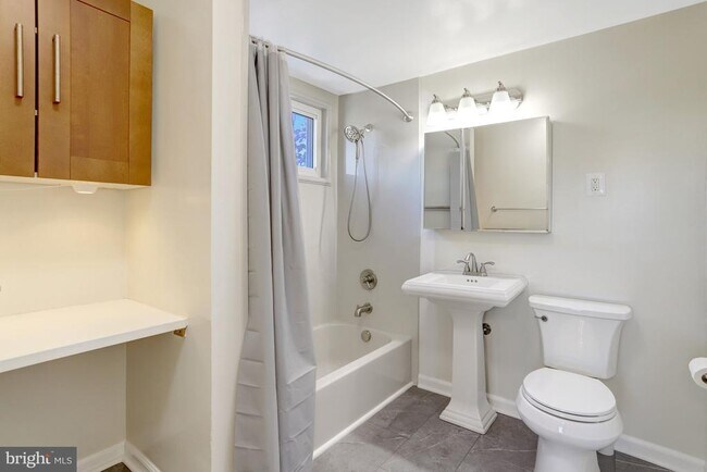 Building Photo - 1830 Columbia Pike