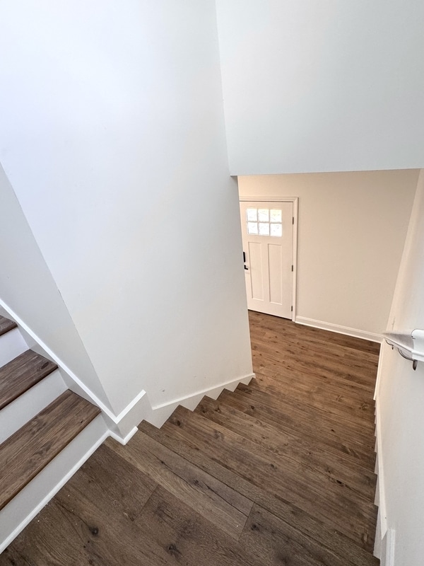 Building Photo - 427 Lakeland St