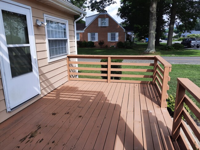 Building Photo - 4601 Washington Ave SE