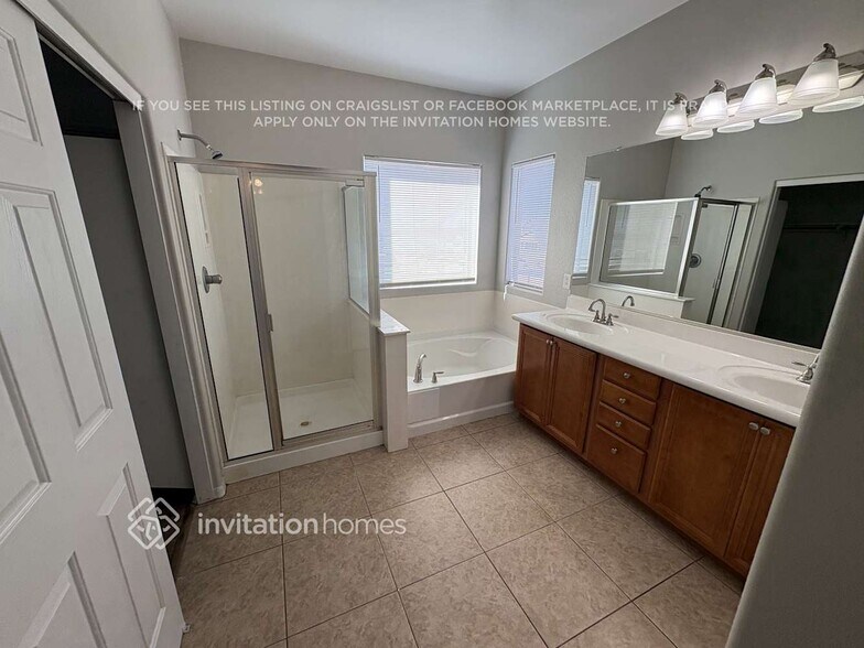 Building Photo - 29422 W Whitton Ave