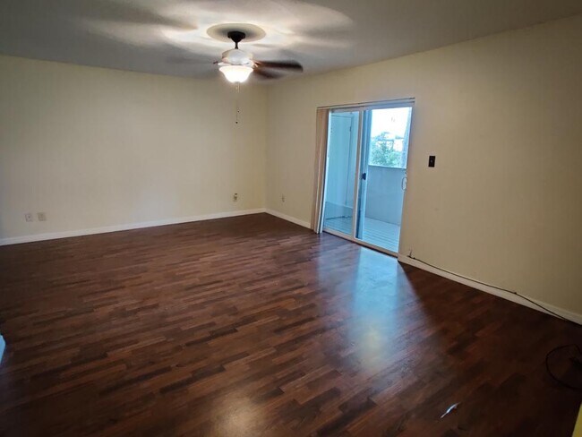 Primary Photo - 165 Springwood Circle unit D
