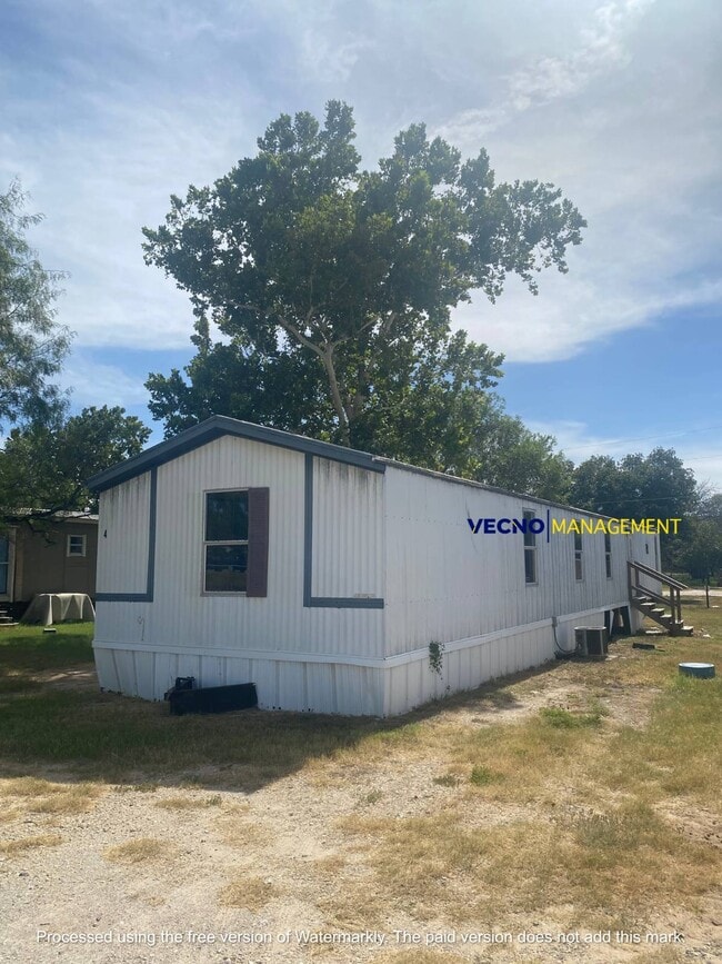 Building Photo - 16055 TX-16
