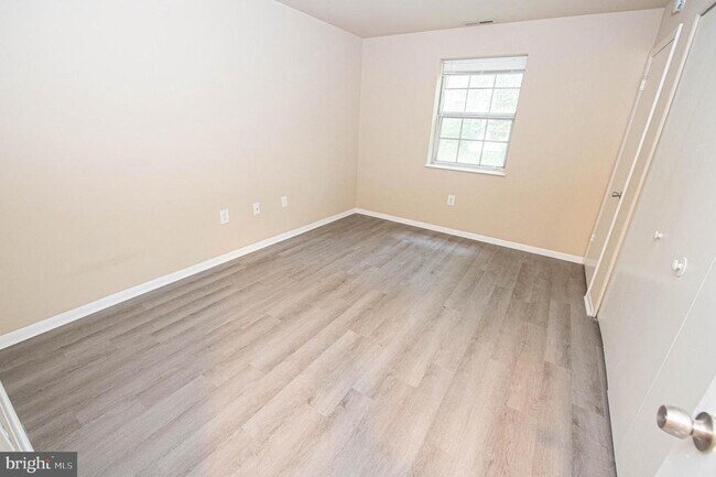 Building Photo - 800 College Ln