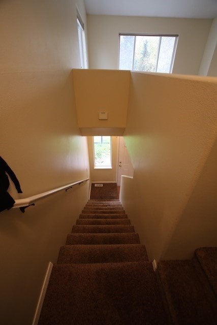 Building Photo - 3 Bedroom Eagle River Condo w/ Easy Highwa...