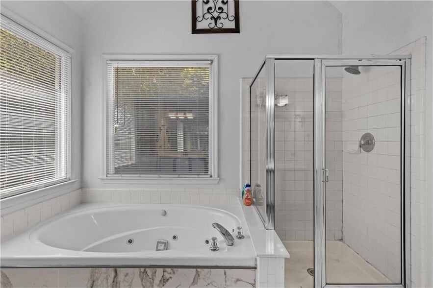 Building Photo - 2238 Roseberry Ln