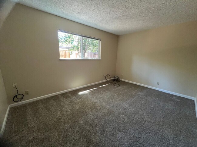 Building Photo - Cowell 4808-4810