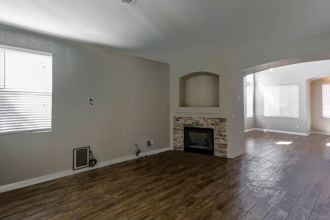 Building Photo - Beautiful North West Las Vegas 4 Bedroom P...