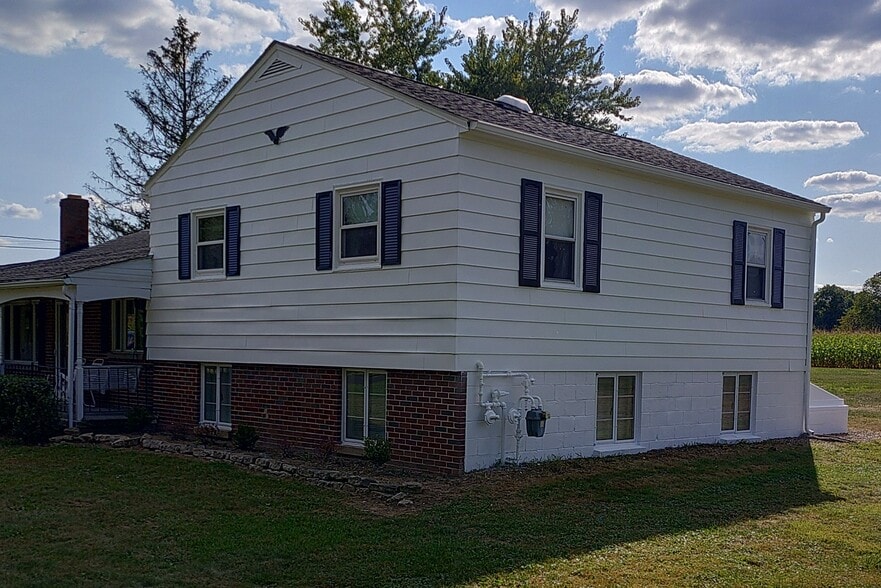 Building Photo - 6694 Boneta Rd