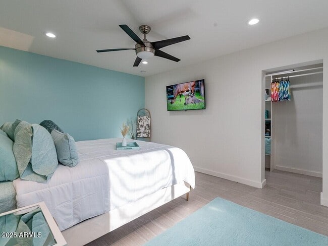 Building Photo - 3302 E Turquoise Ave