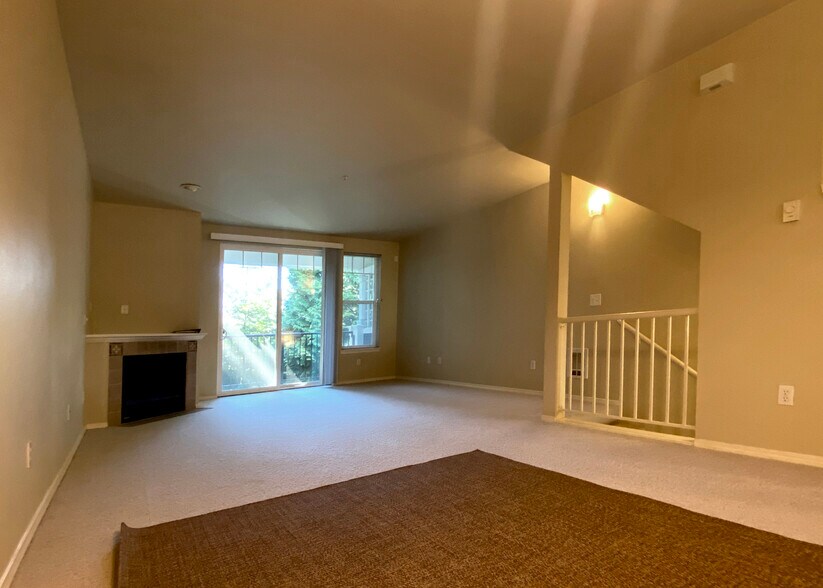 Building Photo - 16125 Juanita Woodinville Way NE