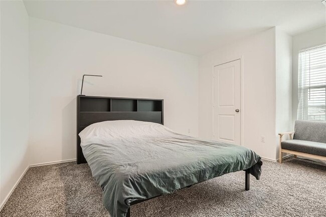Building Photo - 13803 Mussel Rn