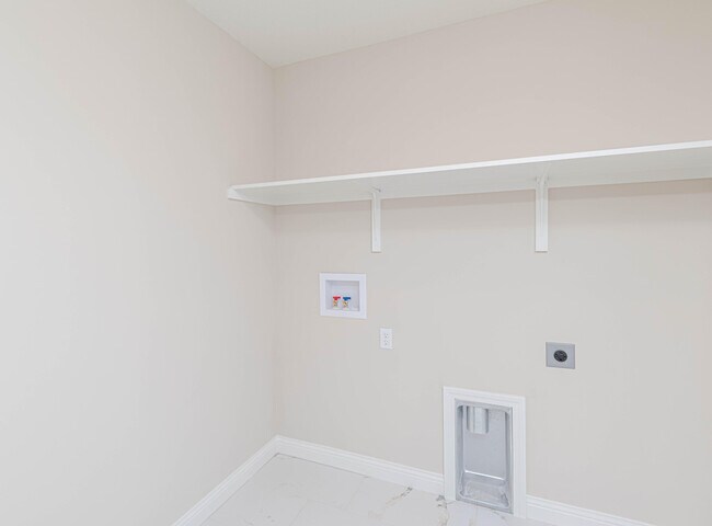 Building Photo - 720 Promenade Dr