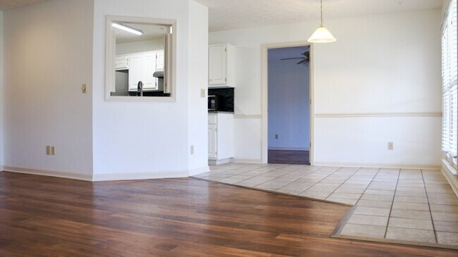 Building Photo - 3304 Chariot Ct