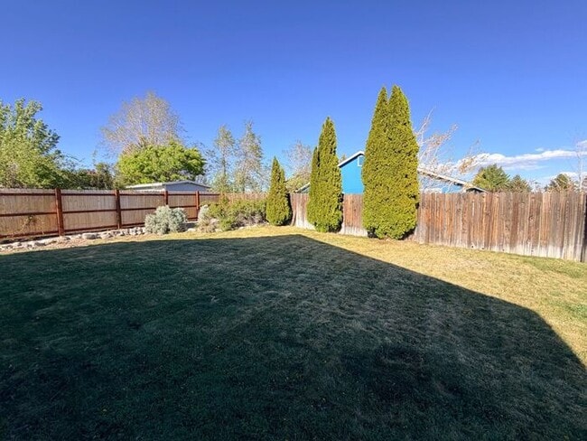 Building Photo - NW Reno Single Story House - 2 Car Garage/Fully Landscaped Yard