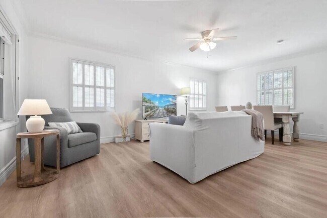 Building Photo - 941 Ocean Dr