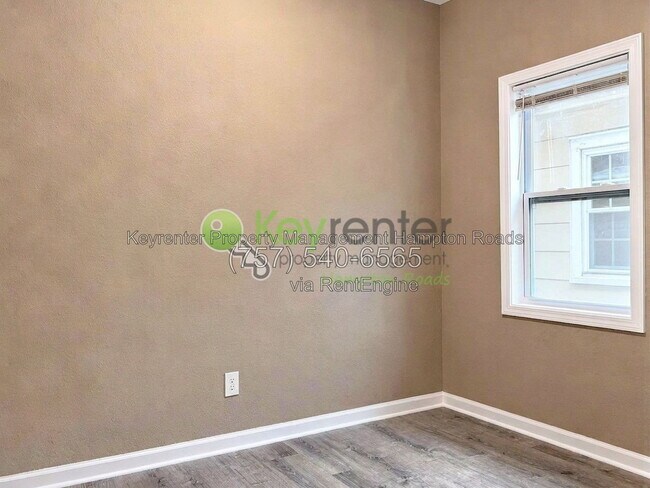 Building Photo - 4909 Killam Ave
