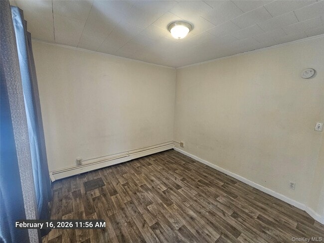 Building Photo - 118 Oak Ave