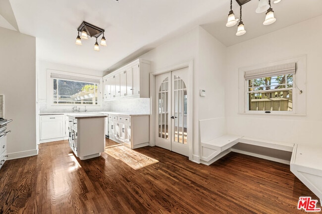 Building Photo - 602 11th St