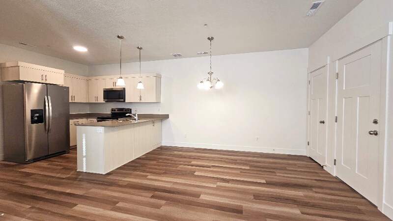 Building Photo - 13687 S Hanley Ln