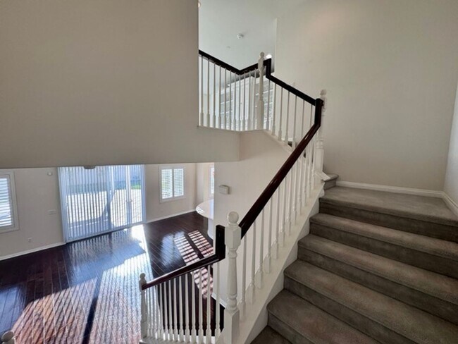 Building Photo - Welcome to this stunning 5 bedroom home fo...