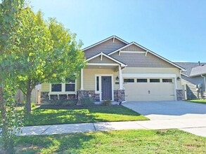 Building Photo - 11633 Baserri Dr