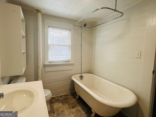 Building Photo - 513 Harwell Ave