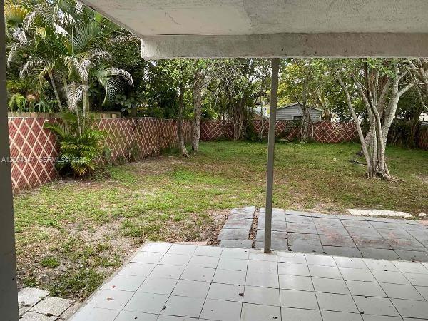 Building Photo - 1389 SW 24th Ave