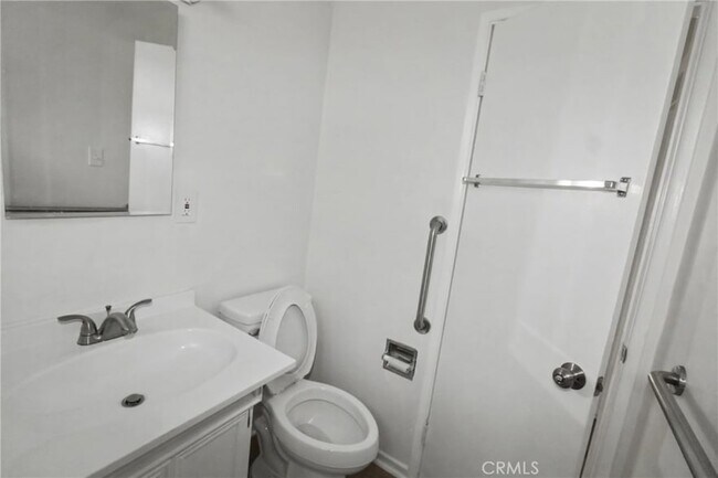 Building Photo - 1010 E 32nd St