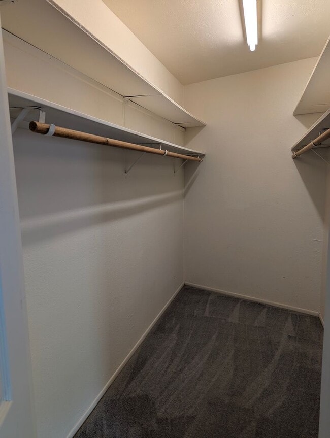 Building Photo - Spacious 2 story home located in West Golden Hills