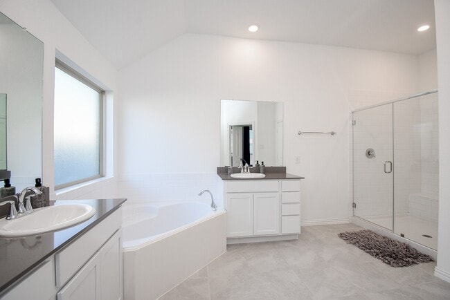 Building Photo - 31438 Vineyard Creek Dr