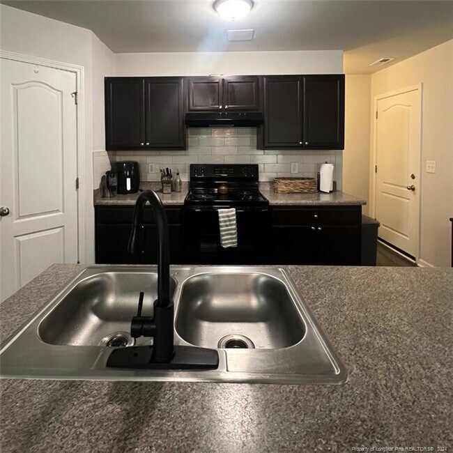 Building Photo - 535 Old Salem Dr