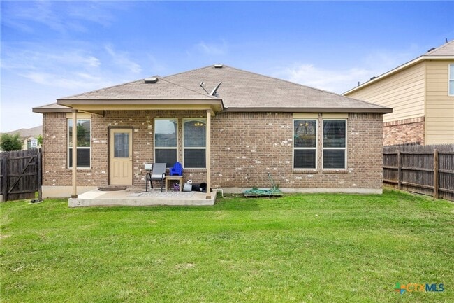 Building Photo - 1203 Daffodil Dr