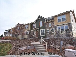 Building Photo - Fantastic Latigo Townhome Near Dining, Sho...