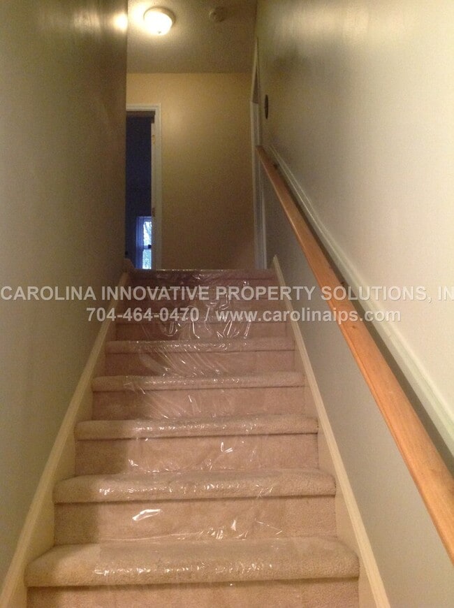 Building Photo - 4535 Dawnwood Dr