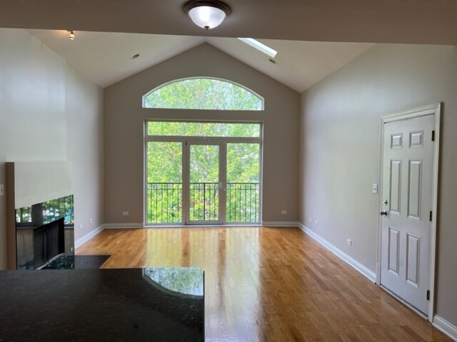 Building Photo - 2327 S Sawyer Ave