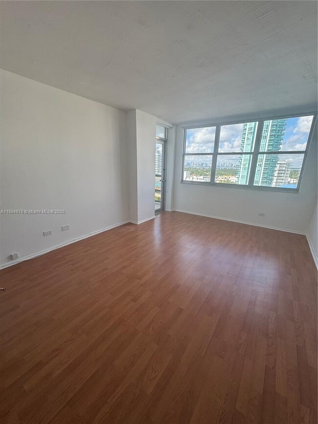 Building Photo - 6039 Collins Ave