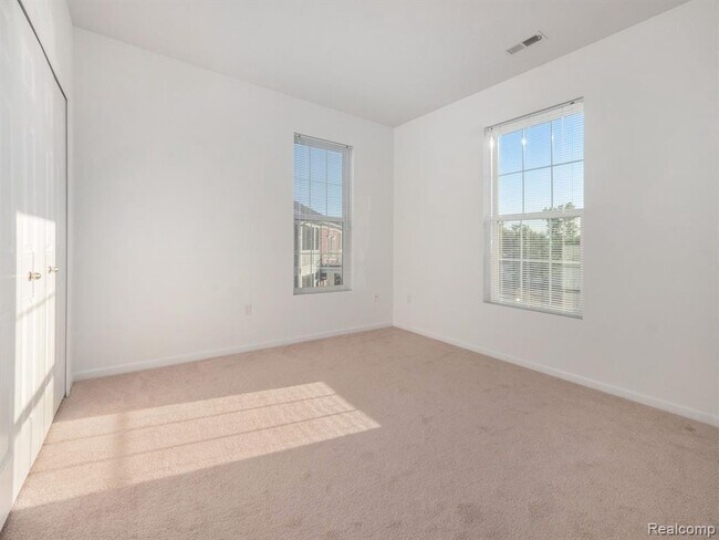 Building Photo - 964 W Summerfield Gln Cir