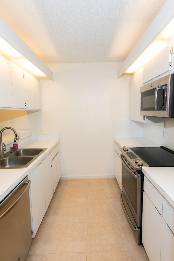 Building Photo - 2815 28th Ln