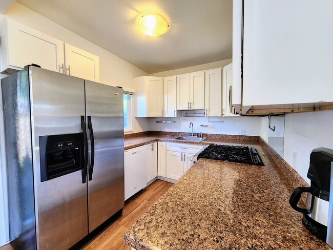 Kitchen - 16025 Lake Hills Blvd